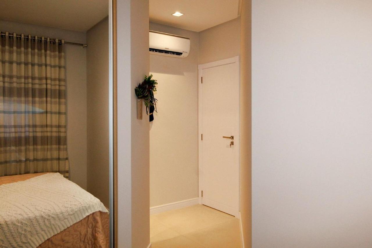 1090 Finamente Decorado 03 Suites Na Praia De Bombinhas Exteriör bild
