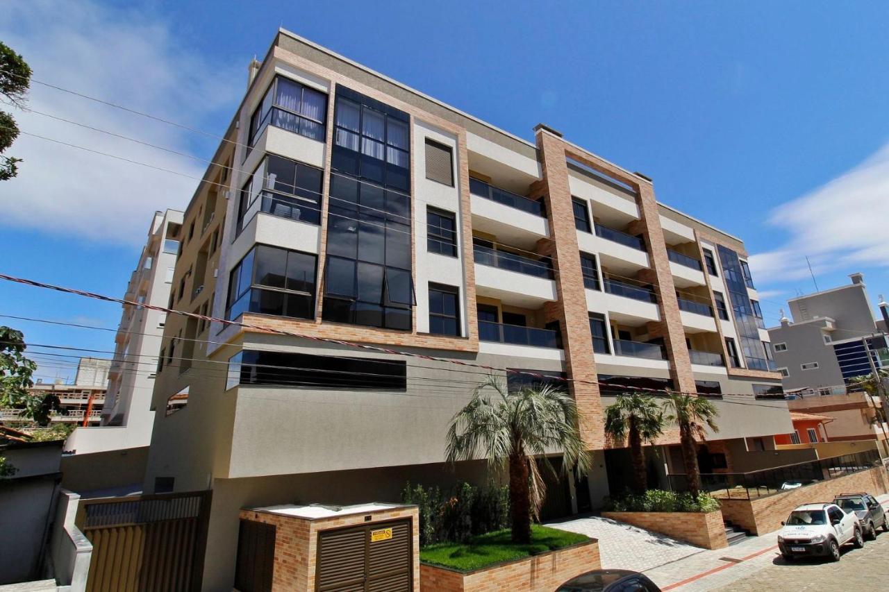 1090 Finamente Decorado 03 Suites Na Praia De Bombinhas Exteriör bild