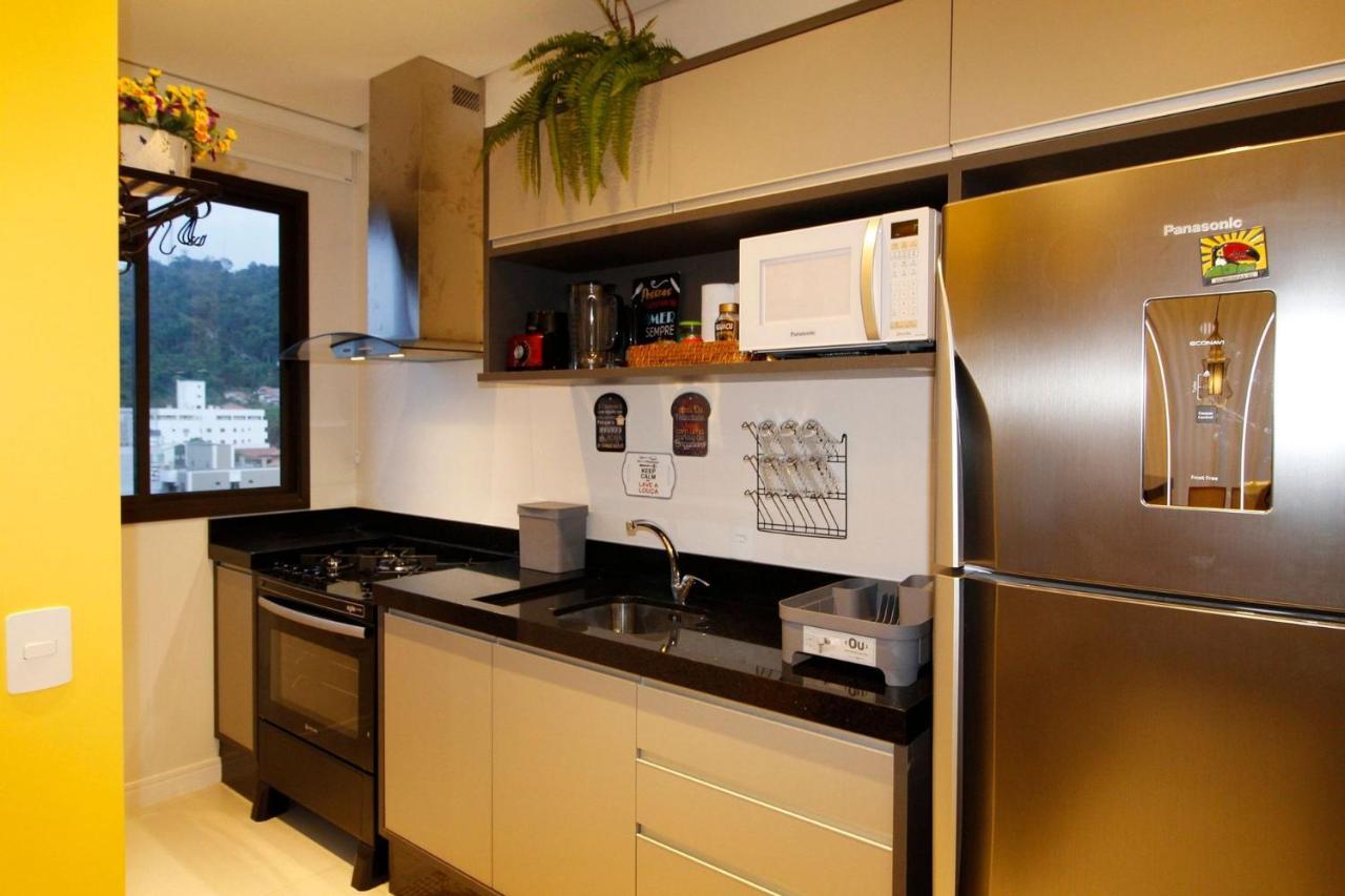 1090 Finamente Decorado 03 Suites Na Praia De Bombinhas Exteriör bild